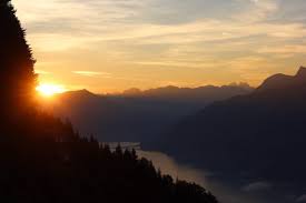 Am samstag mit aufkommender bise nebelobergrenze auf 900 bis 1000 meter, in der höhe sonnig und mild. Wetter Schweiz Jahresruckblick 2018 Warmstes Jahr Seit Messbeginn Reiseziele Ch