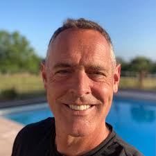 What hard wing foil board size is suitable for a beginner?