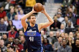 Dirk nowitzki is savoring every bite of retirement life. Basketballer Dirk Nowitzki 20 Jahre In Der Nba Und Jetzt Politik Tagesspiegel