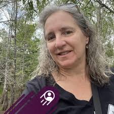 Karen Petruzzi's Instagram, Twitter & Facebook