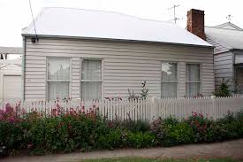 The four bedroom house in sydney's south has been sold for $1,265,000, after last trading the weatherboard home was significantly renovated in 2017. Zvlb G5vvqrzm
