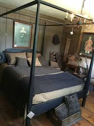 Beautiful Bed Primitives In This Bedroom Primitive Country Bedrooms Primitive Bedroom Colonial Bedroom