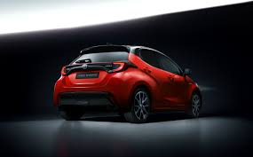 Yaris is available with manual and cvt transmission. 2020 Toyota Yaris Photos Prices Fuel Economy Technology And On Sale Date