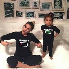 Weitere ideen zu kleinkinderspiele, baby sensorik, aktivitäten für säuglinge. Eltern Aufgepasst Das Sind Die Coolsten Family Shirts Ever Familienkleidung Partnerlook Kind Mode