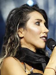 Hande yener türk pop müziğinin en başarılı isimlerinden birisidir. File Hande Yener Harbiye 2015 16 Cropped Jpg Wikipedia