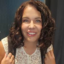 VORGEDREHT‼️‼️ 🥭☀️ Der Sommer im Glas! Mein cremiger Mango-Kokos-Lassi  ist: ✔️ vegan ✔️ super erfrischend ✔️ in 2 Minuten gemacht Probier's  unbedingt aus