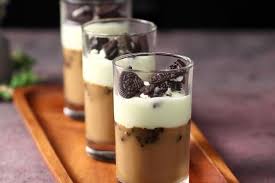 Dengan cita rasa yang lembut dan juga enak, penampilan dari bagi yang sudah mencoba puding susu oreo ini dijamin ketagian dan ingi terus menyantapnya. Resep Puding Kopi Oreo Ala Yummy Enak Dan Bikinnya Gampang Banget