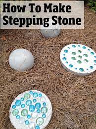5 Ways To Make Diy Stepping Stones Molds Stepping Stones Diy Stepping Stones Stepping Stone Molds