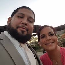 Disneyland ride in Tomorrowland has shut down after a car derailment. MORE⬇