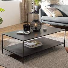 tres tendance cette table basse en metal noir et au design d inspiration industrielle donnera du relief a table basse decoration table basse table basse salon
