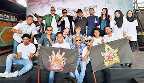 Super spontan superstar 2017 kali ini menampilkan dua kumpulan iaitu geng tenggiling taiko dan geng king musang yang melibatkan 16 peserta yang. Super Spontan Superstar 2017 Janji Pertempuran Lawak Spontan Lebih Hebat Utusan Borneo Online