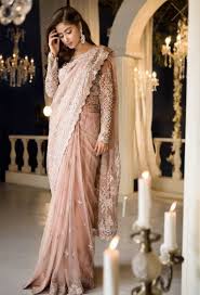 Die indische hochzeit läuft bis heute sehr traditionell ab und die großzahl der hochzeitsbräuche stammt aus dem hinduismus. Partywear Bollywood Net Saree For Wedding With Stitched Blouse Etsy Formal Dresses For Weddings Pakistani Outfits Bollywood Designer Sarees