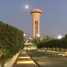 مشاريع السعودية Twitterren برج المياة بـ تبوك بإرتفاع 86 متر وصمم على شكل زير الماء الذي كان يستخدم قديما لحفظ الماء وتبريده