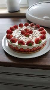 Erdbeer Mascarpone Torte Von Maikafersilke Chefkoch Kuchen Und Torten Rezepte Kuchen Und Torten Erdbeer Mascarpone Torte