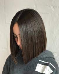 21 Flattering Middle Part Hairstyles Trending For 2021 Short Hair Styles Middle Part Hairstyles Medium Hair Styles