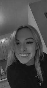 Nail Salon Professionals in Le Roy, IL