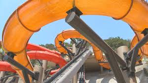 萬眾期待的海洋公園水上樂園（water world）宣佈9月21日正式開幕，即日起下午五時公開售票，早鳥優惠低至$150（長者）、$225（3至11歲小童）、$320（成人），其後採用動態定價系統。 另外 the club 將於9月18日舉行優先體驗日，the club 會員以100 club 積分加$120可以兌換門票，8月19日起開放換領，首1,000. 3jaexbn06b8zhm