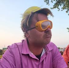 whats a good place to advertise, I was thinking about doing door to door  but im sure yall know