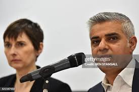 215 Caroline Leonard Photos & High Res Pictures