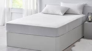 Poshmark makes shopping fun, affordable & easy! Best Mattress Protector 2020 Keep Your Mattress Clean Fresh And Dry With These Covers T3