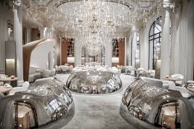 15 Supremely Stylish Restaurants In Paris Luxury Restaurant Hotel Plaza Athenee Paris Plaza Athenee Paris