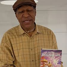 Just had the inspiring encounter I needed in the #hellscape when i met the  warm and truly zen #GregoryBrown at St louis airport after our  #BlackstarSymphony show at @stifeltheatre (bowies lines about “