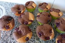 Als ich 12 oder 13 war, erinnere ich mich, die gastgeberin bei der hochzeit meines cousins gewesen zu sein. Apfelmus Vanillepudding Kuchen All Rezepte