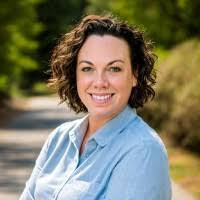 Paula Tang's Instagram, Twitter & Facebook