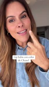 Lip balm con color de Chanel para ese french lip #frenchlipsync #chanelno1  #labios #cuarentonasyfelices #cuarentonasentiktok #lipbalm