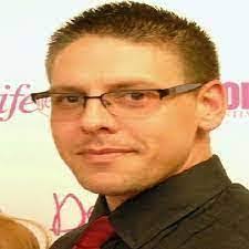 Travis Willhoite's Instagram, Twitter & Facebook