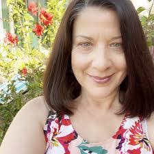 Lindsey Deering's Instagram, Twitter & Facebook