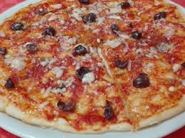 Acqua, farina lievito di birra e sale. Ricetta Pizza Veloce Con Il Lievito Istantaneo Dolcidee