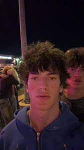 How Old Is Kenny Mort