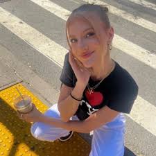 Megan Pickard (@belieber_babe07)