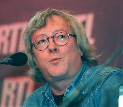 She was supposed to celebrate her fifty years on the air next year julie's voice will no longer accompany listeners in europe 1. Jean Jacques Peroni Figure Historique Des Grosses Tetes Affirme Avoir Ete Vire Pour Avoir Critique Rtl Le Parisien
