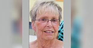 Marla Lennon's Instagram, Twitter & Facebook