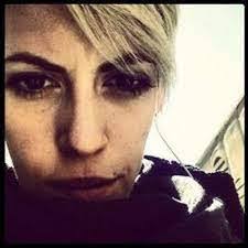 Amber Moyle's Instagram, Twitter & Facebook