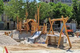En Images Le Chantier De La Plaine Continue Et Accueille Des Jeux D Enfants
