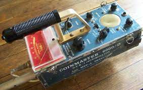 He's using his 40 year old white's 6000/d and i'm. A Pair Of These Vintage Whites Metal Detector Coinmaster 6000 D Geb Discriminator Treasure Hunting Whites Metal Detectors Metal Detector White Metal