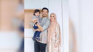 This is elfira loy by elfira loy on vimeo, the home for high quality videos and the people who love them. Kenapa Takut Ambil Vaksin Elfira Loy