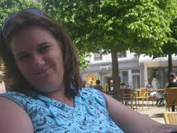Stephanie VILLEZ, 56 ans (LINSELLES, TOURNAI SUR DIVE)