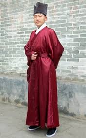 Pakaian ini terdiri daripada baju yang longgar dan terbelah di depan dan berkolar tinggi serta dipakai bersama seluar longgar seperti seluar baju melayu. Baju Tradisional Cina Lelaki Dan Perempuan Bajuku