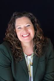 Vanessa Downing's Instagram, Twitter & Facebook