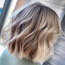 Babylights Babylights And Balayage Blonde Bob Wavy Bob Beachy Bob Textured Hair Undone Hair Ash Blonde Balayage Balayage Hair Ash Blonde Balayage Short