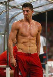 Robert hays 6ft 0 (183 cm). Robert Lewandowski Height Weight Age Spouse Family Biography