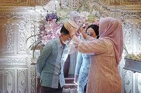 Maybe you would like to learn more about one of these? Acara Lamaran Bugis Dengan Sentuhan Budaya Sunda Di Lamaran Amel Rizchy Thebridedept Line Today