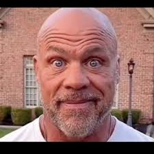 Monique Larson (@monique_larson)