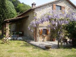 Foto di case di campagna fotodi4.blogspot.com le case di campagna più belle sei alla foto 1 su un totale di 40 immagini della fotogallery guarda altre immagini sfogliando questa e altre gallerie fotografiche casali e rustici di stile salotto con pareti pietra casali e rustici di stile (foto 22 40). Casa In Campagna Con Fossa Biologica O Pozzo Nero Case Ed Abitazioni