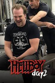 David Harbour Rockin A Hawkins Tee While Bulking Up For Hellboy Stranger Things Chief Hopper David Harbor Celebrities Male