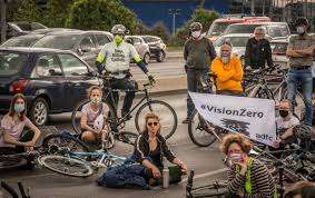 Wieder Ein Rechtsabbiegender Lkw Mahnwache Changing Cities